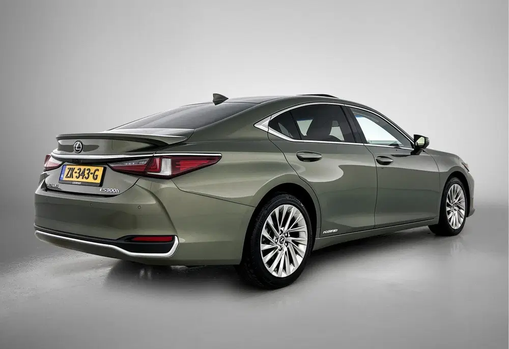 Lexus ES 300h Executive Line uit 2019, foto 2