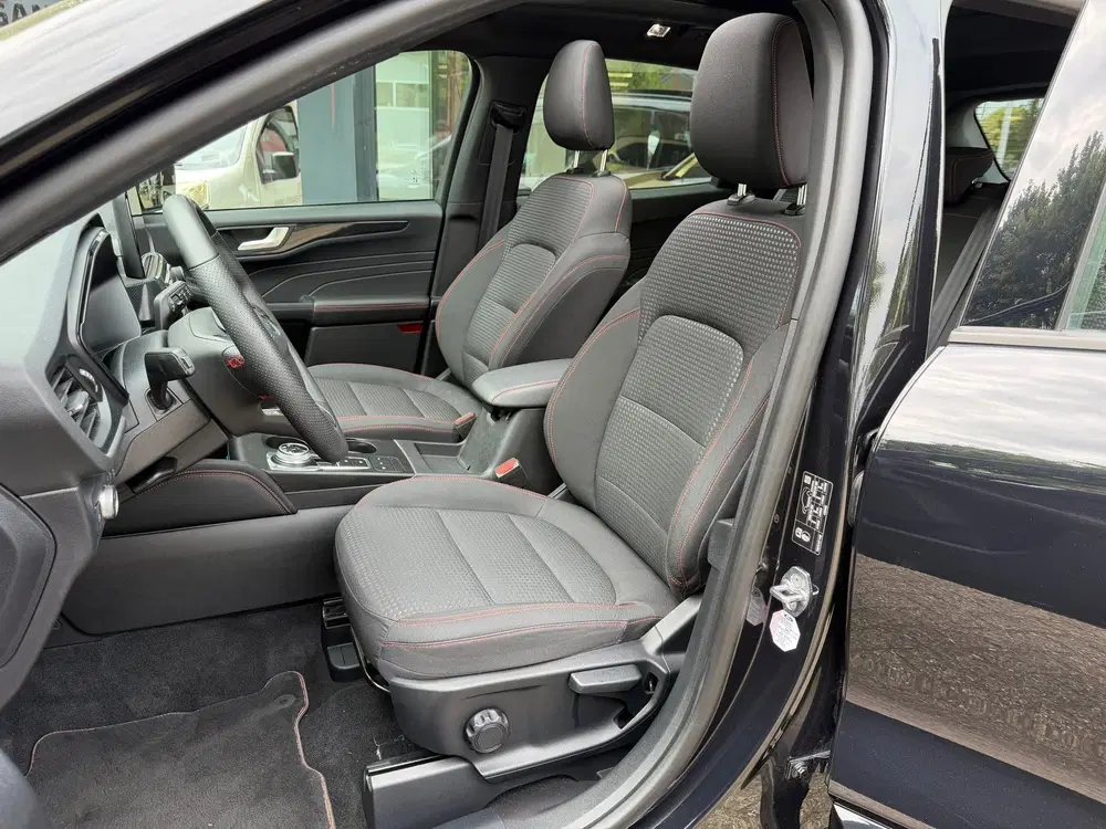 Ford Kuga 2.5 PHEV ST-Line uit 2022, foto 13