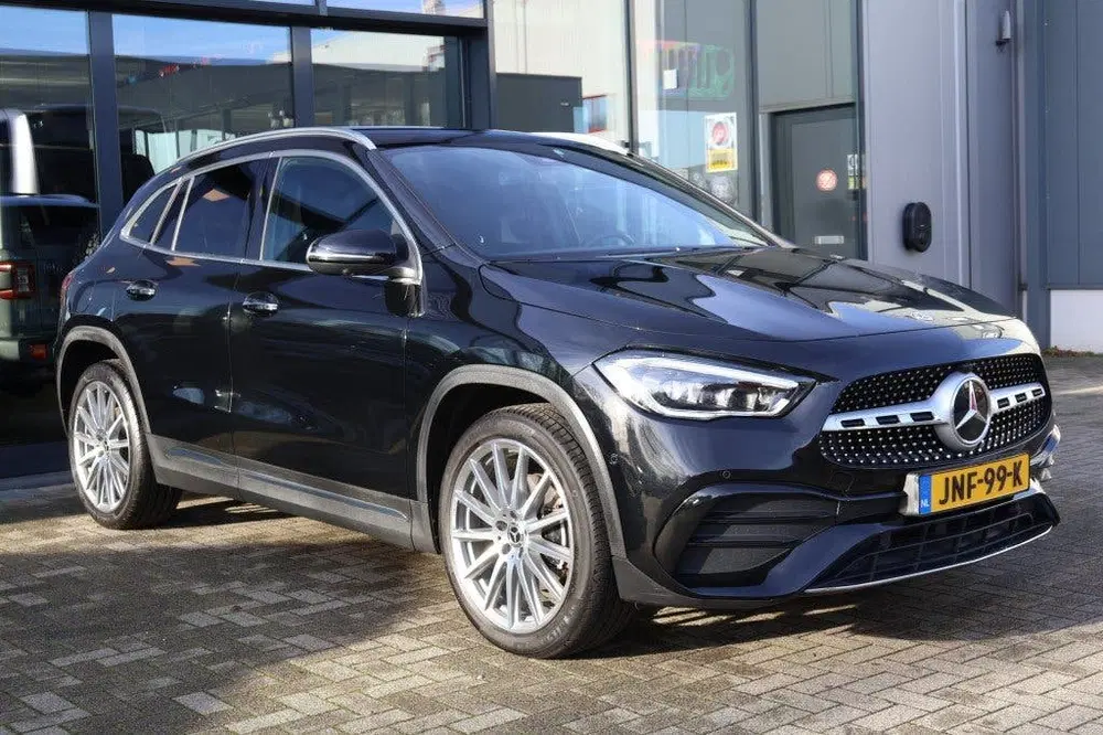 Mercedes-Benz GLA 250 E AMG LINE uit 2022, foto 11