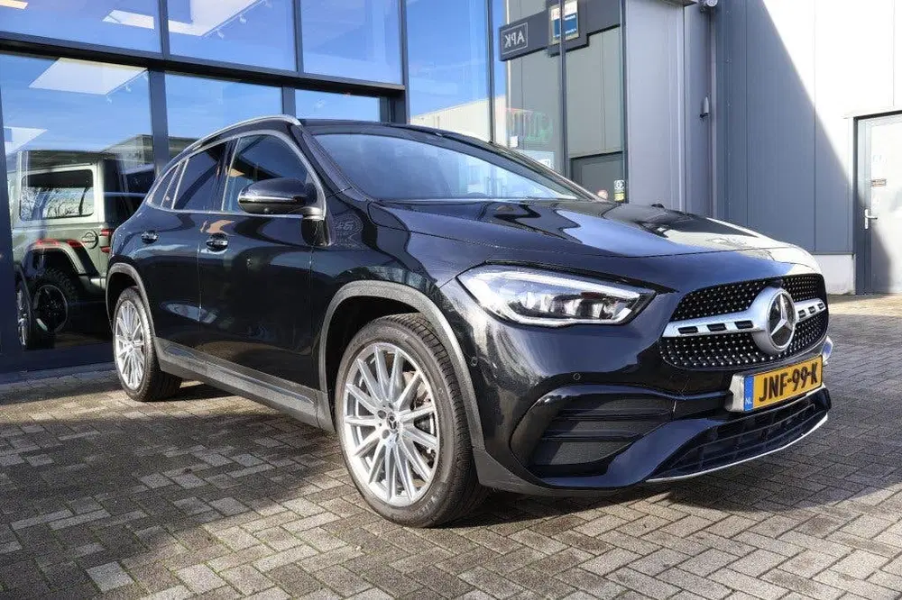 Mercedes-Benz GLA 250 E AMG LINE uit 2022, foto 5