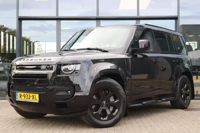 Land Rover Defender 110 Hybrid X-Dynamic S uit 2022