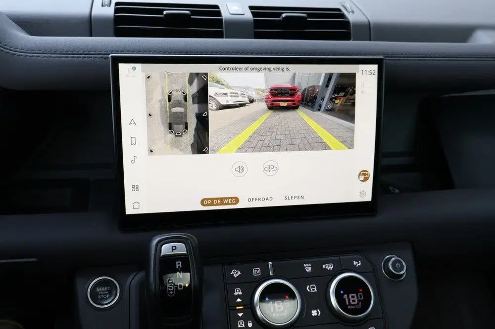 Land Rover Defender 110 Hybrid X-Dynamic S uit 2022, foto 10