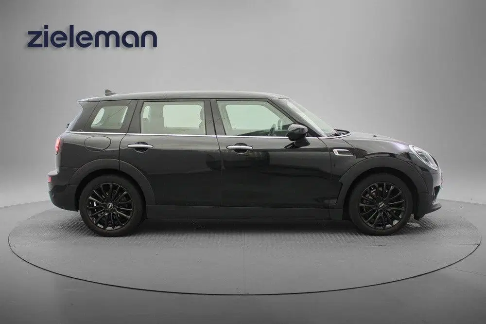 Mini Cooper 1.5 Business Edition Automaat uit 2023, foto 15