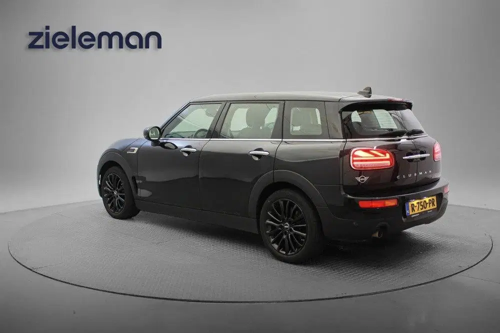 Mini Cooper 1.5 Business Edition Automaat uit 2023, foto 3