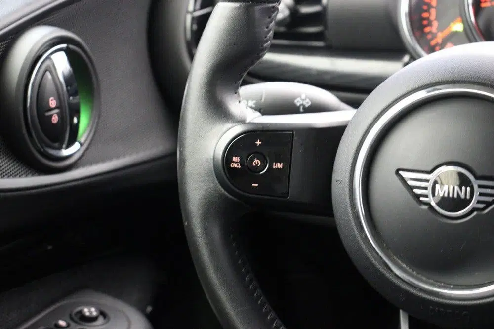 Mini Cooper 1.5 Business Edition Automaat uit 2023, foto 7