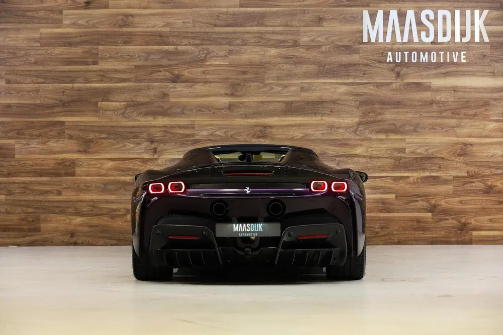 Ferrari SF90 Spider 4.0 V8 uit 2025, foto 11