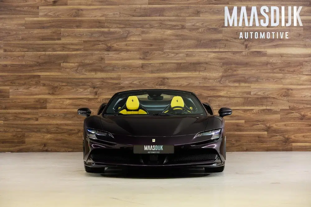 Ferrari SF90 Spider 4.0 V8 uit 2025, foto 2