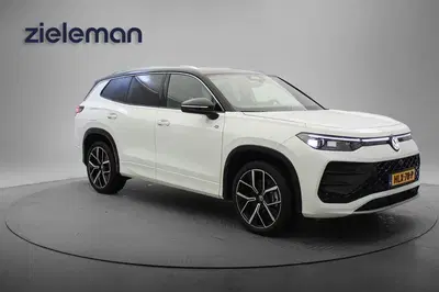 Volkswagen Tayron 1.5 eTSI R-Line Edition 7 Persoons Automaa uit 2025
