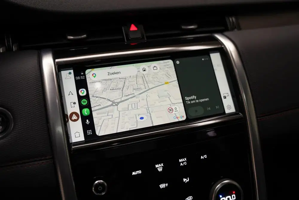 Land Rover Discovery Sport P300e PHEV AWD R-Dynamic SE [ Pan uit 2022, foto 7