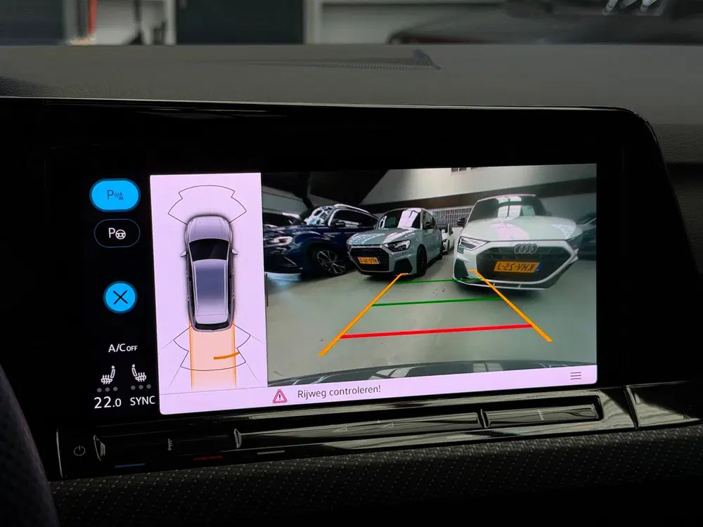 Volkswagen Golf 1.5 eTSI 3x R-Line CarPlay Panorama uit 2023, foto 8