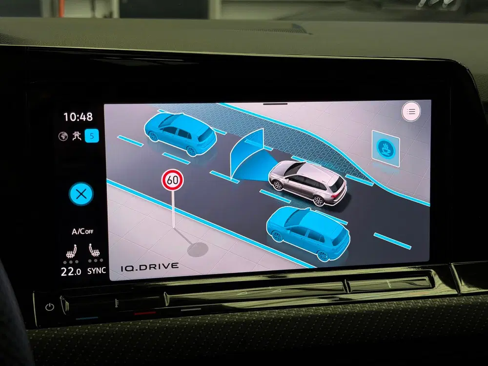 Volkswagen Golf 1.5 eTSI 3x R-Line CarPlay Panorama uit 2023, foto 9