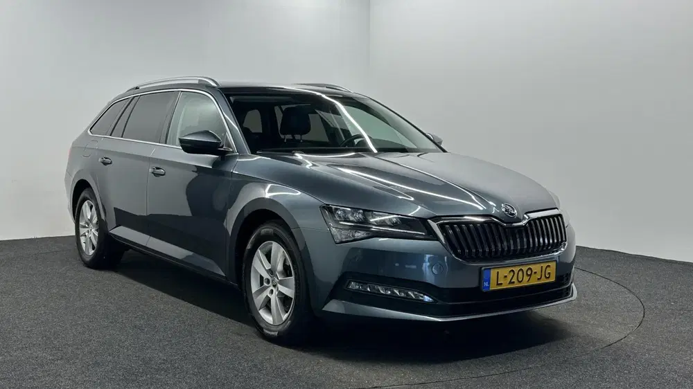 Skoda Superb 1.5 TSI ACT Business Edition ACC-LEER-NAV uit 2021, foto 3