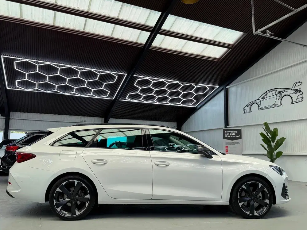 Cupra Leon 1.4 e-Hybrid VZ CarPlay 245pk uit 2023, foto 14