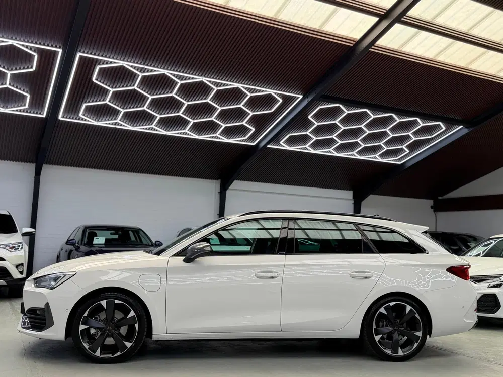Cupra Leon 1.4 e-Hybrid VZ CarPlay 245pk uit 2023, foto 15