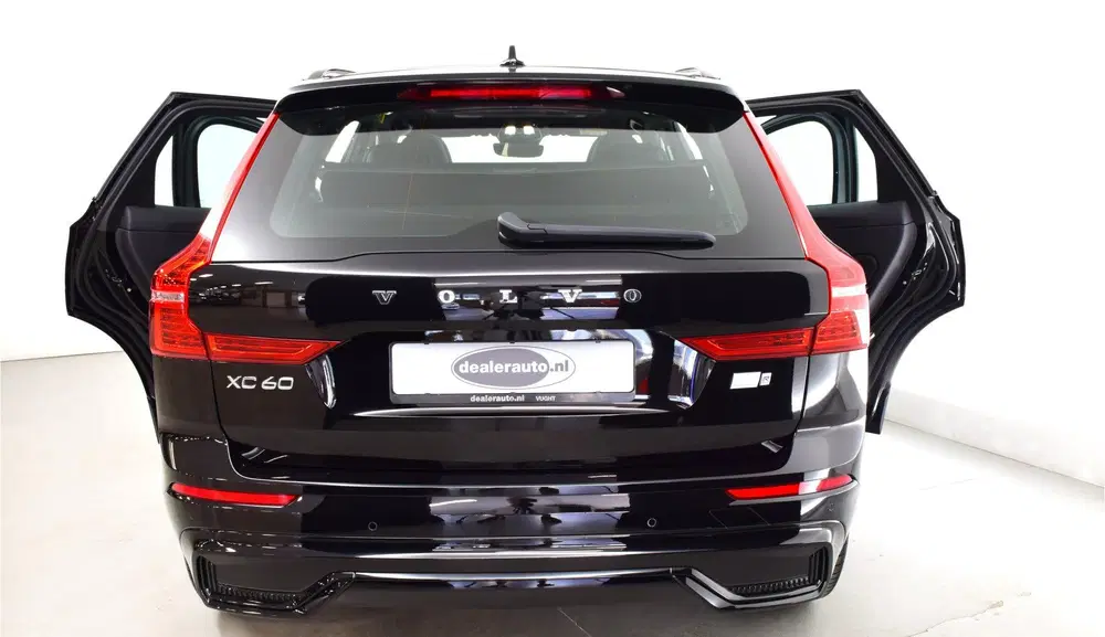Volvo XC60 2.0 Recharge T6 AWD R-Design long range ac uit 2022, foto 15
