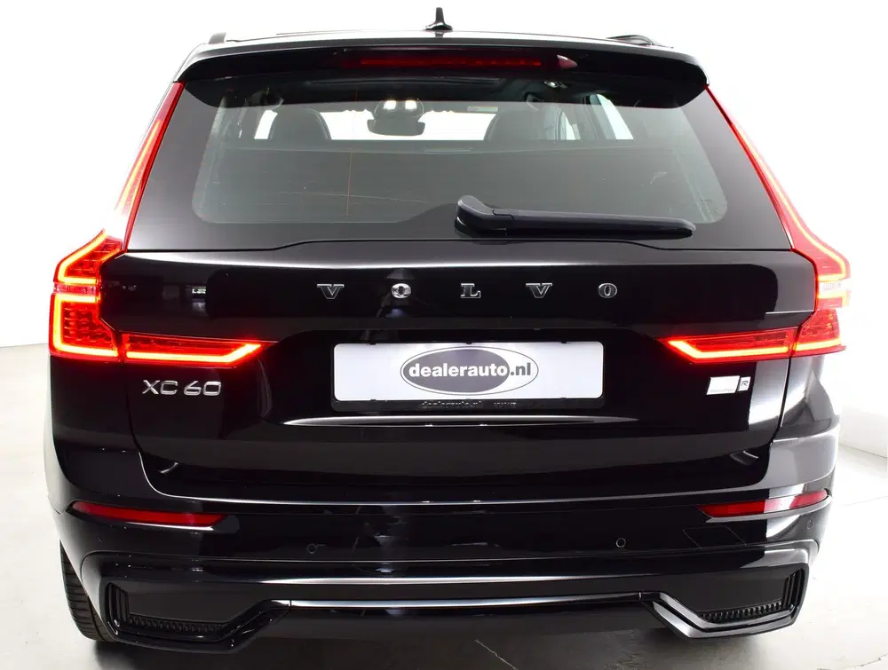 Volvo XC60 2.0 Recharge T6 AWD R-Design long range ac uit 2022, foto 4