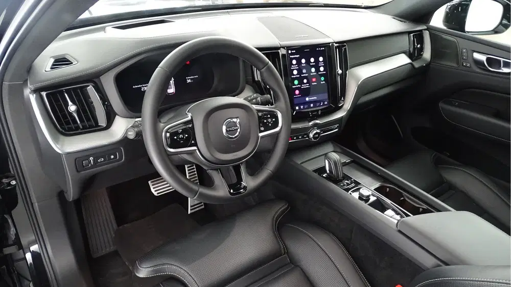 Volvo XC60 2.0 Recharge T6 AWD R-Design long range ac uit 2022, foto 8