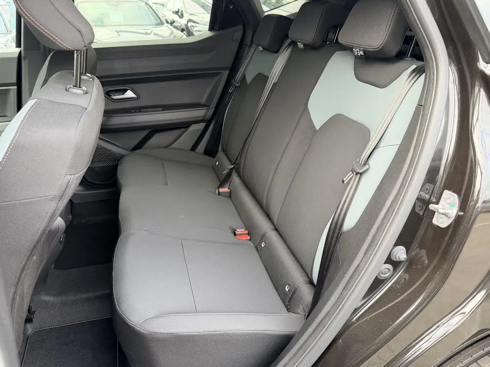 Dacia Duster 1.6 Hybrid 140 Journey uit 2026, foto 6