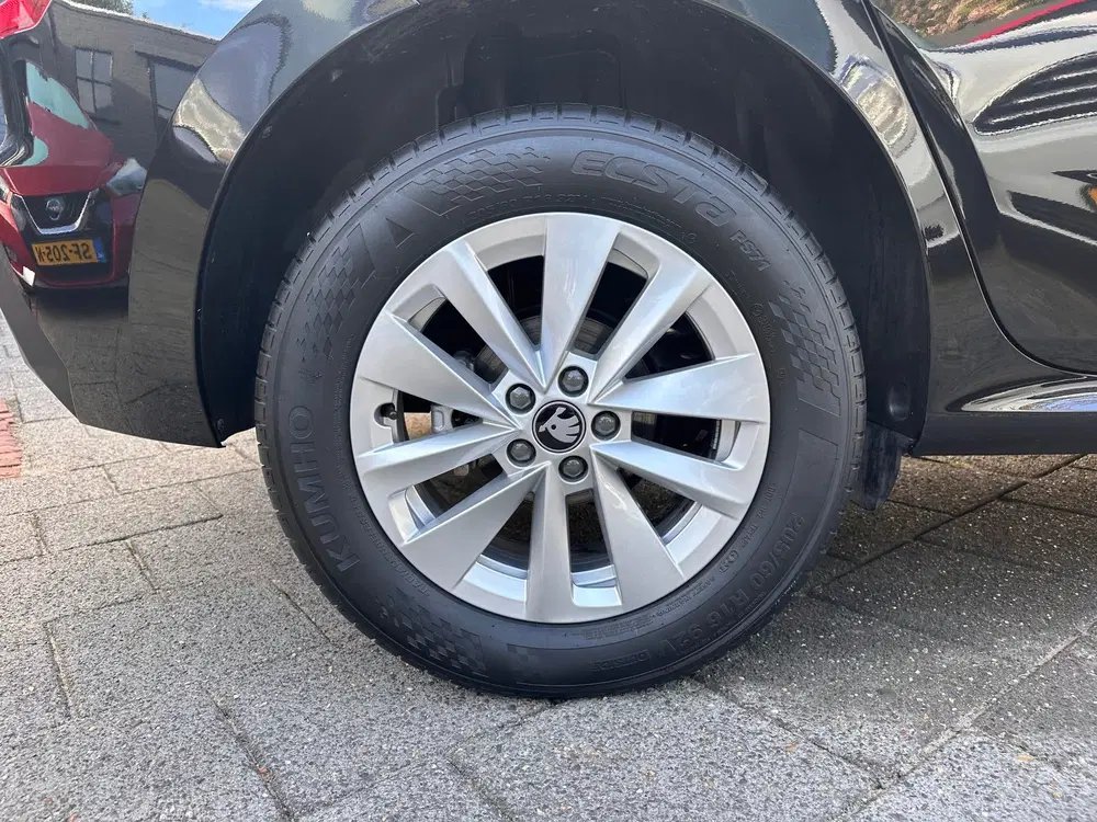 Skoda Kamiq Skoda Kamiq 1.0 TSI 116pk DSG Automaat uit 2025, foto 10