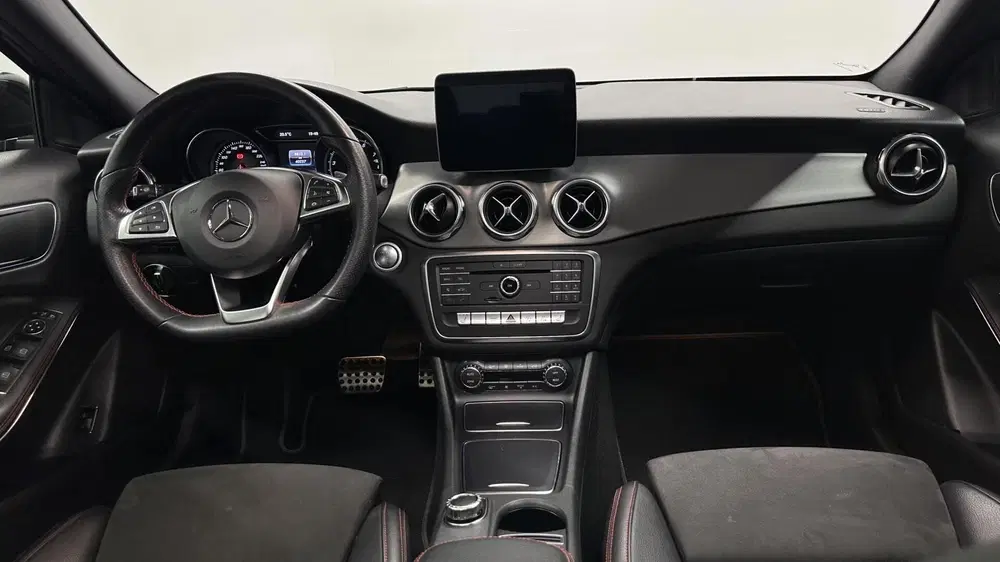 Mercedes-Benz GLA Mercedes GLA-klasse 180 Business Solution uit 2019, foto 2