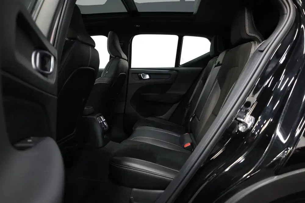 Volvo XC40 1.5 T5 Recharge R-line LED uit 2020, foto 10