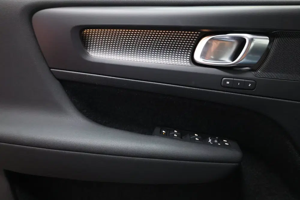 Volvo XC40 1.5 T5 Recharge R-line LED uit 2020, foto 11