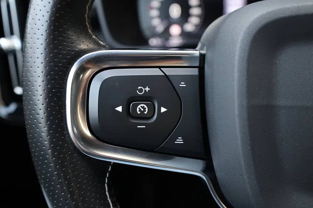 Volvo XC40 1.5 T5 Recharge R-line LED uit 2020, foto 12