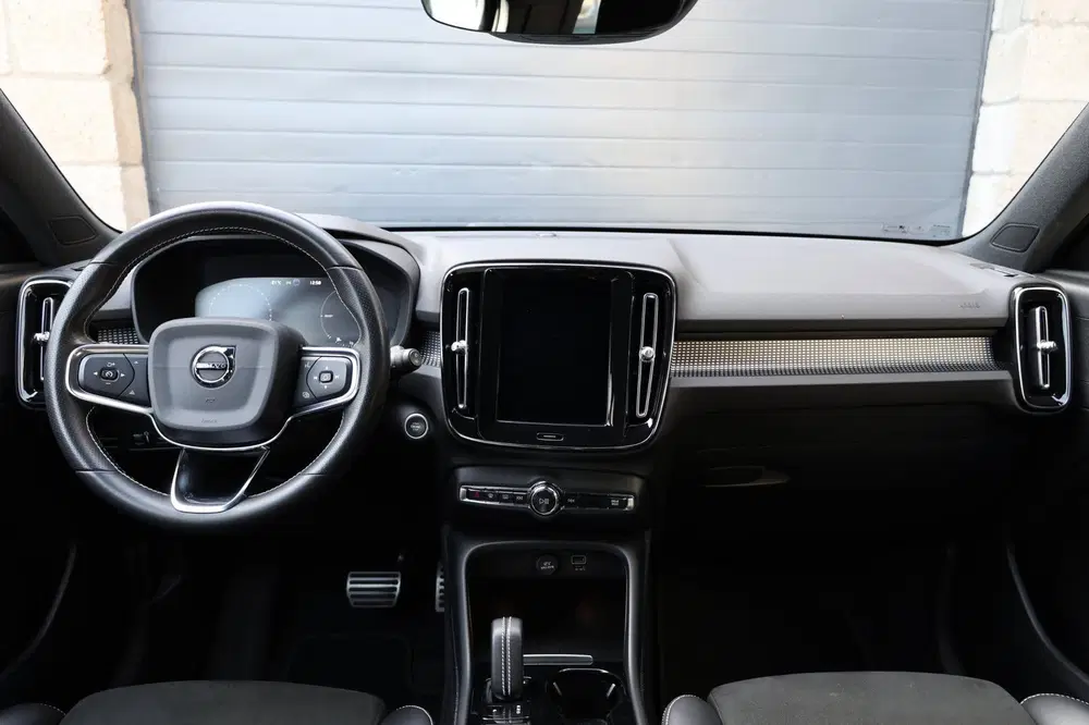 Volvo XC40 1.5 T5 Recharge R-line LED uit 2020, foto 2