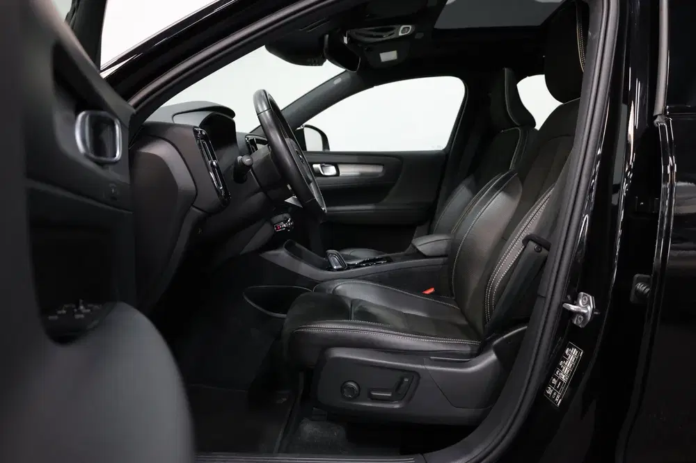 Volvo XC40 1.5 T5 Recharge R-line LED uit 2020, foto 9