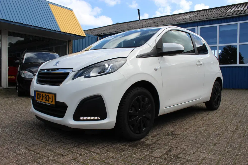 Peugeot 108 1.0i "Active" Airco uit 2020, foto 2