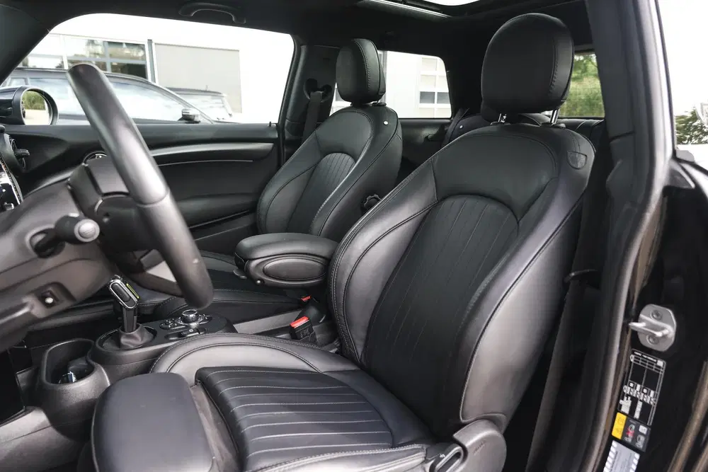 Mini Electric Yours uit 2023, foto 10