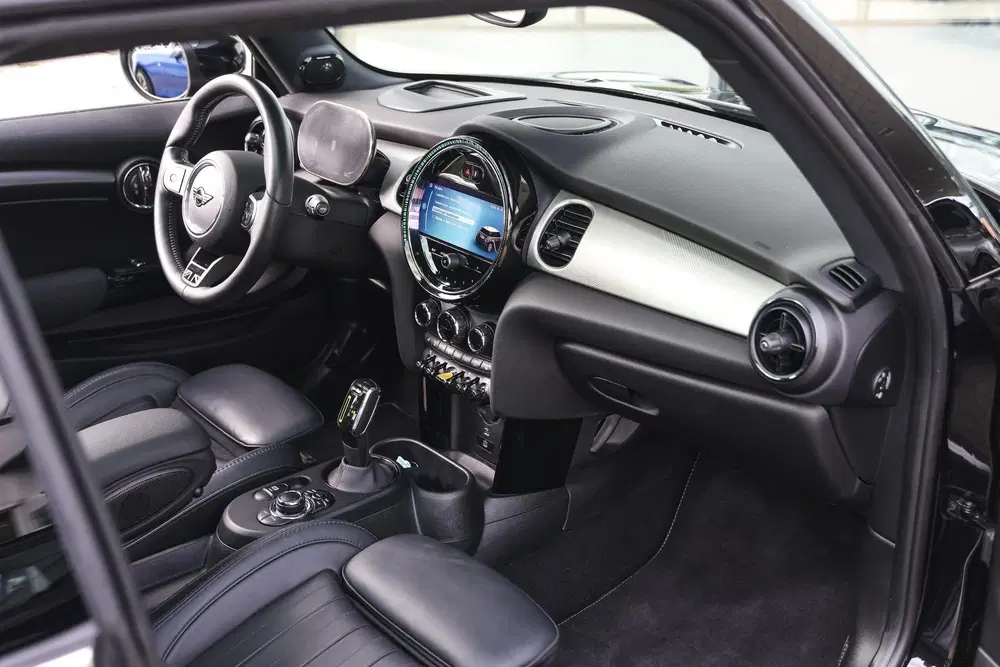 Mini Electric Yours uit 2023, foto 11