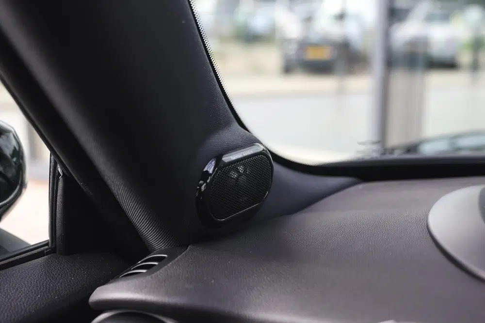 Mini Electric Yours uit 2023, foto 13