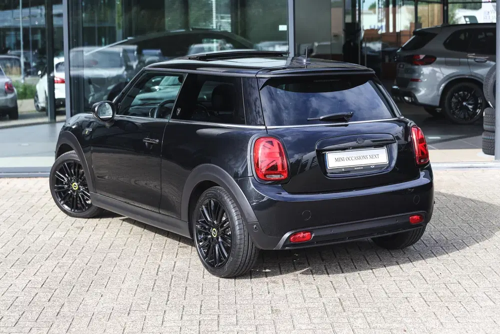 Mini Electric Yours uit 2023, foto 2