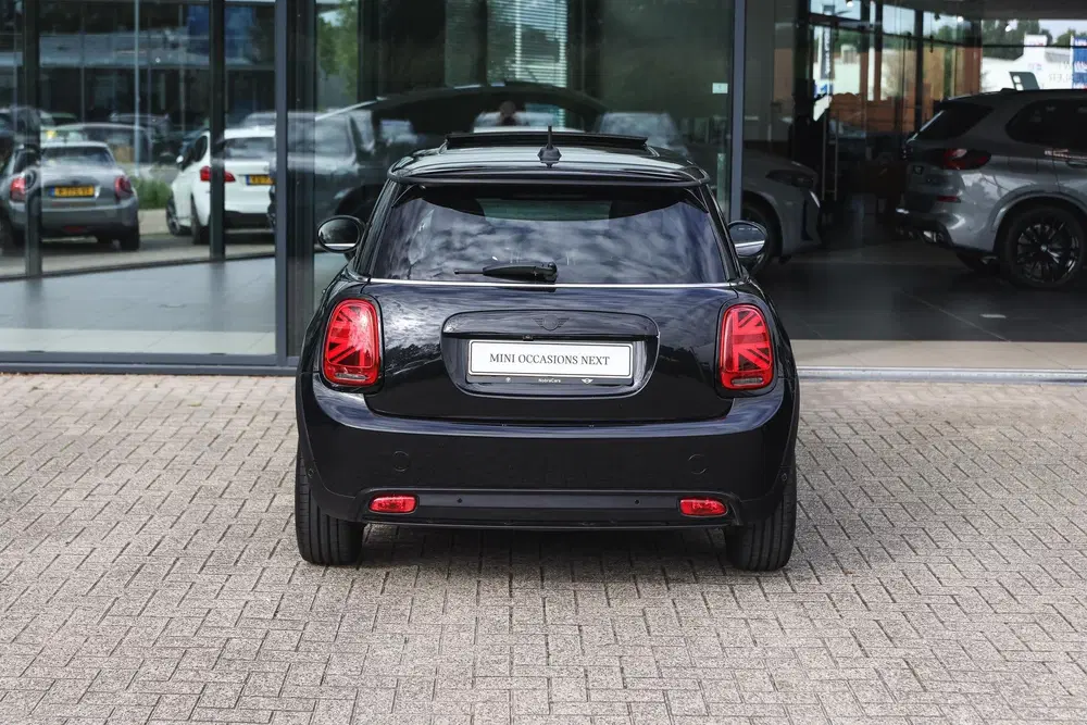 Mini Electric Yours uit 2023, foto 7