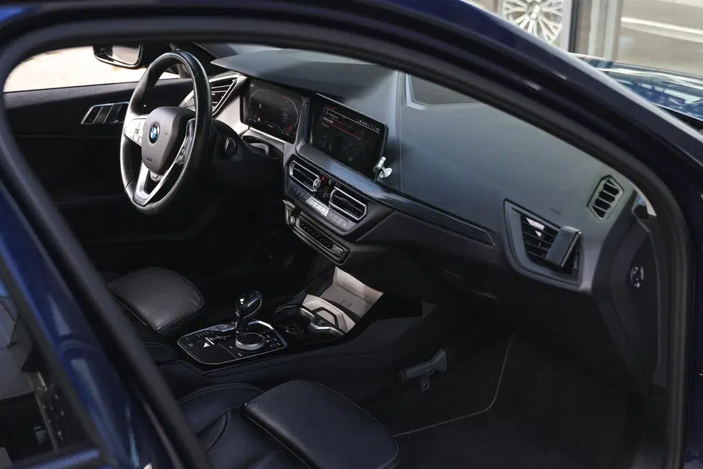 BMW 1-serie 118i High Executive Sport Line Automaat uit 2020, foto 11