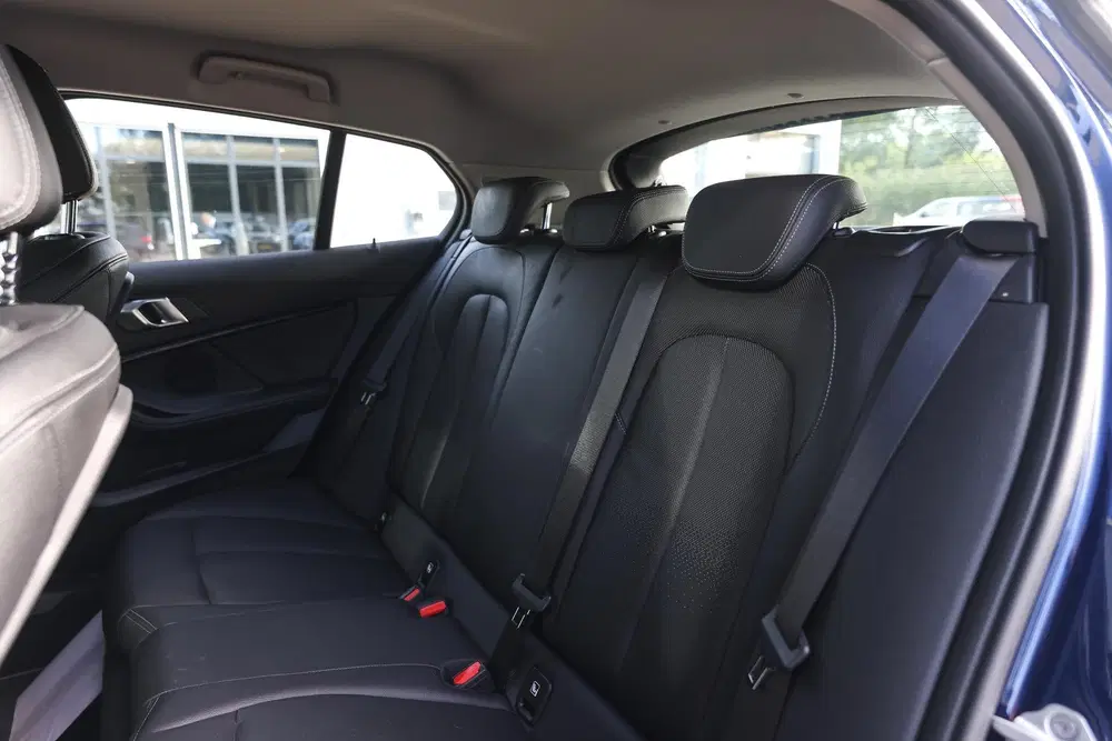 BMW 1-serie 118i High Executive Sport Line Automaat uit 2020, foto 12