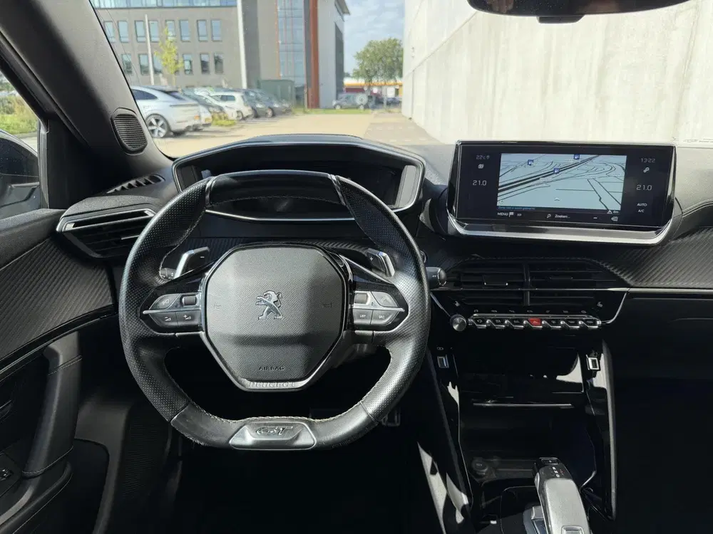 Peugeot 2008 1.2 PureTech GT uit 2022, foto 10