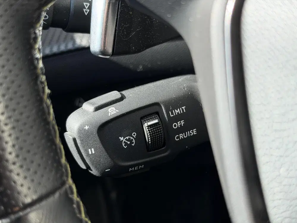 Peugeot 2008 1.2 PureTech GT uit 2022, foto 11