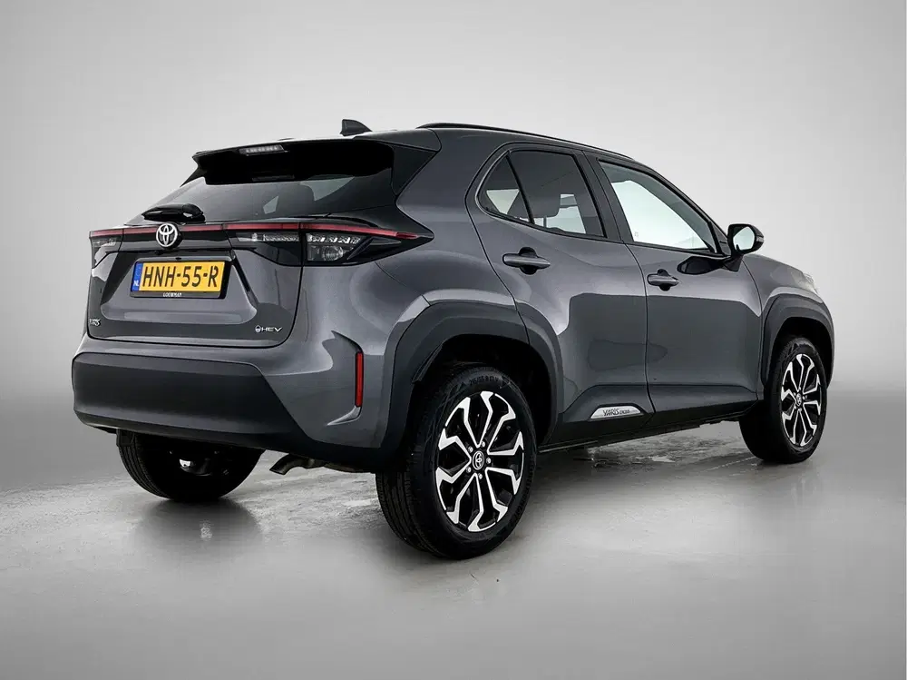 Toyota Yaris Cross 1.5 Hybrid 115 First Edition uit 2025, foto 2