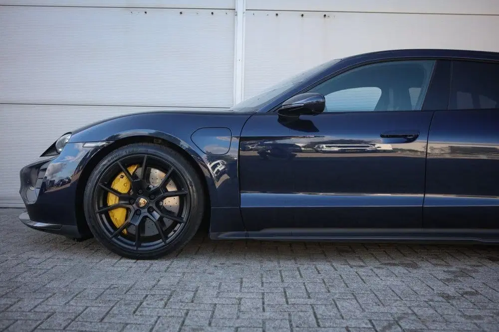 Porsche Taycan Sport Turismo GTS 93 uit 2022, foto 10