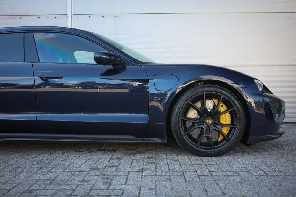Porsche Taycan Sport Turismo GTS 93 uit 2022, foto 8