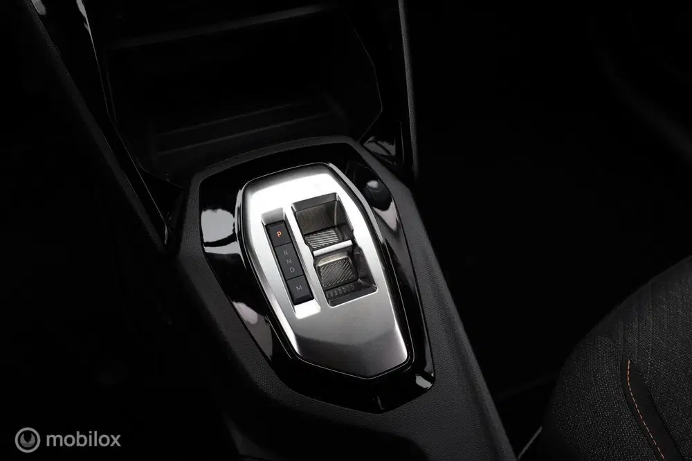 Peugeot 208 1.2 Hybrid 110 e-DCS6 Style Carplay Androi uit 2025, foto 12