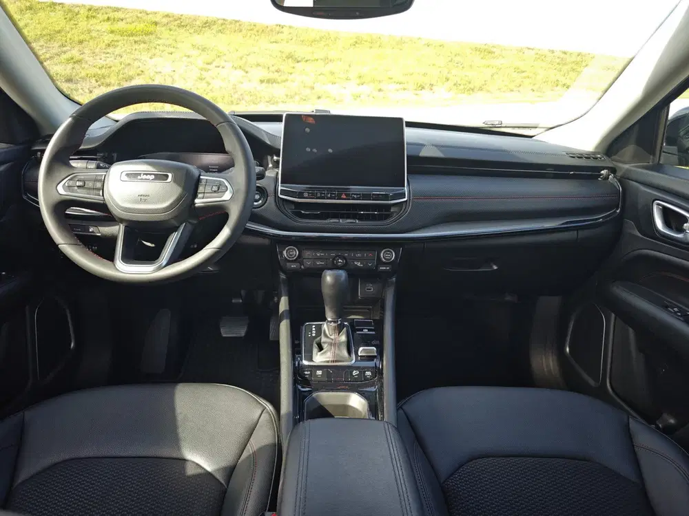 Jeep Compass 4xe 240 Plug-in Hybrid Electric Trailhawk uit 2023, foto 2