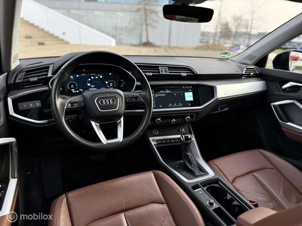 Audi Q3 45 TFSI e Blackstyle uit 2022, foto 12
