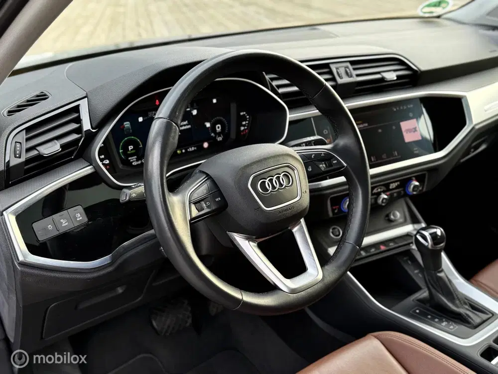 Audi Q3 45 TFSI e Blackstyle uit 2022, foto 3