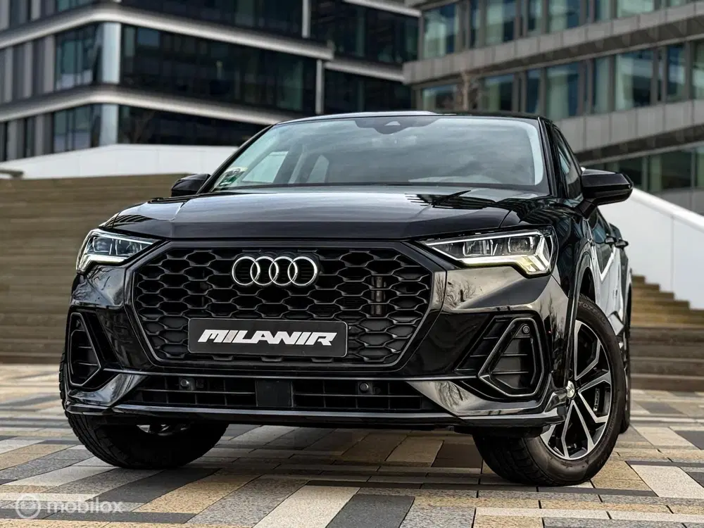 Audi Q3 45 TFSI e Blackstyle uit 2022, foto 4