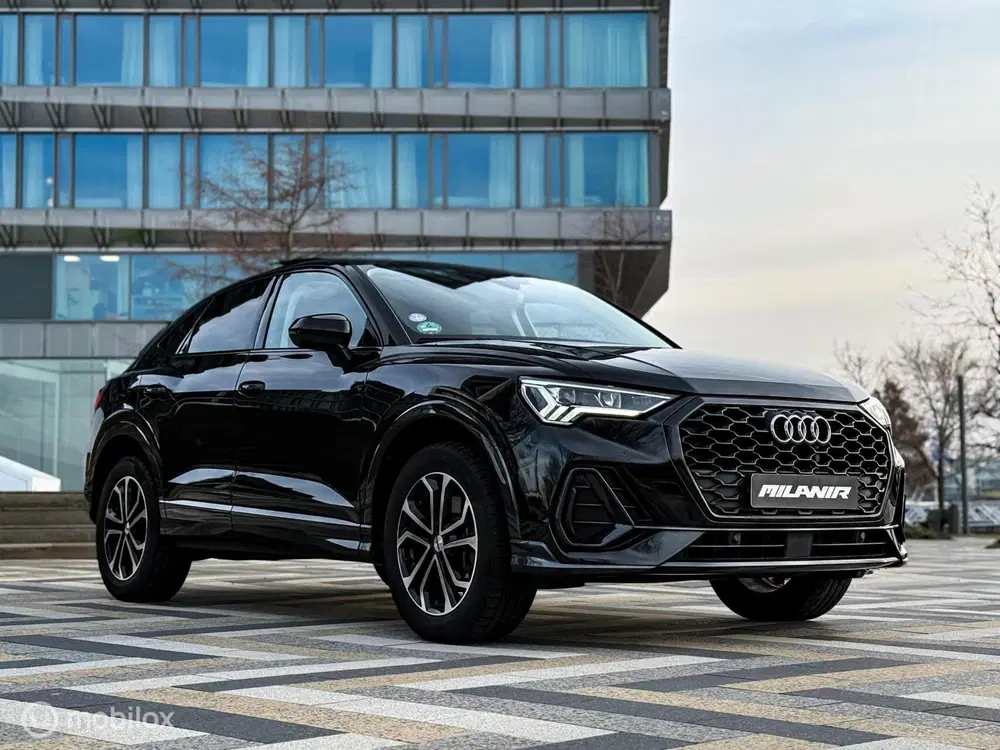 Audi Q3 45 TFSI e Blackstyle uit 2022, foto 7