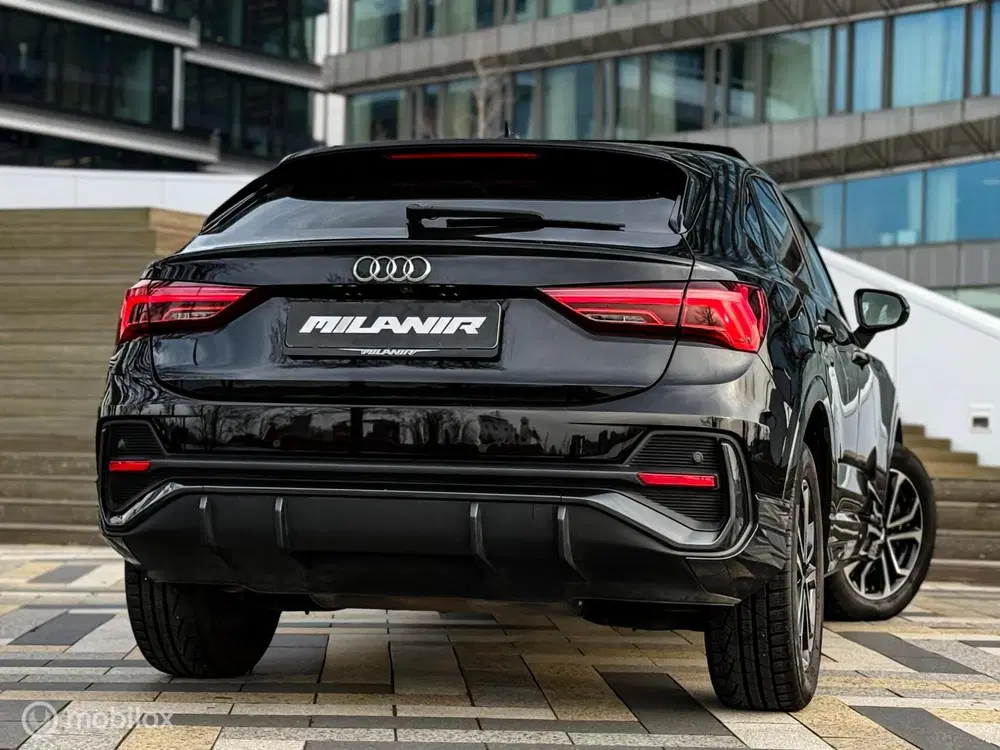 Audi Q3 45 TFSI e Blackstyle uit 2022, foto 9