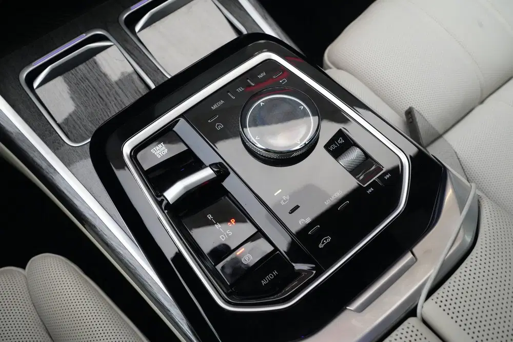 BMW 7-serie 7 Serie 750e xDrive M Sport uit 2024, foto 12
